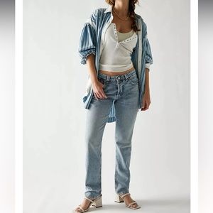 We the Free People CRVY Siren Low-Rise Straight Jeans Light Wash Button Fly 29